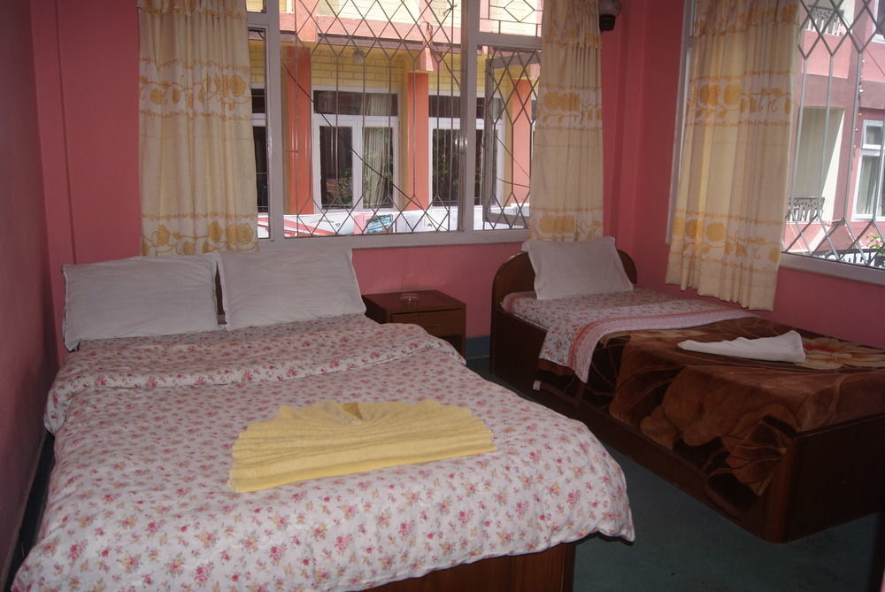 Hotel Pokhara Peace Kathmandu Esterno foto
